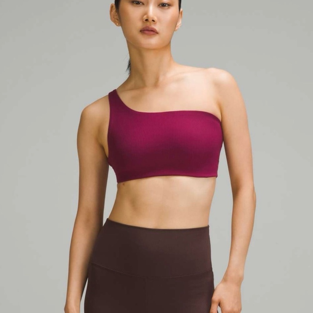 Lululemon bra size 2